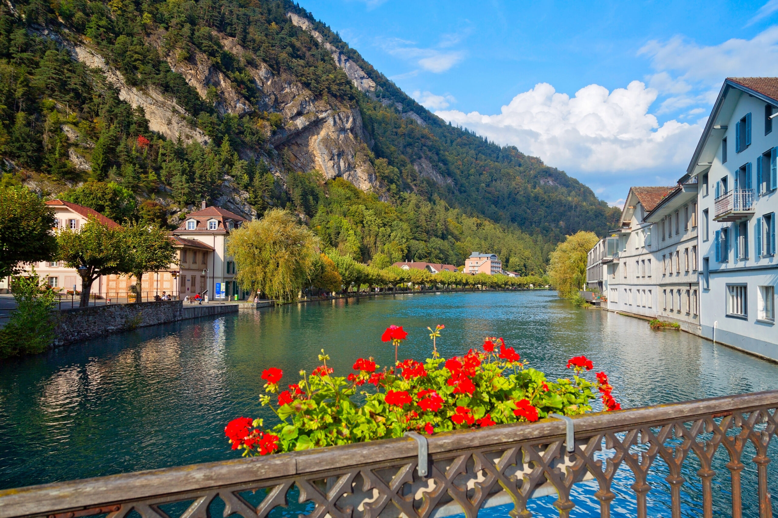 Early Retirement Planning blog photo showing Interlake in Switzerland